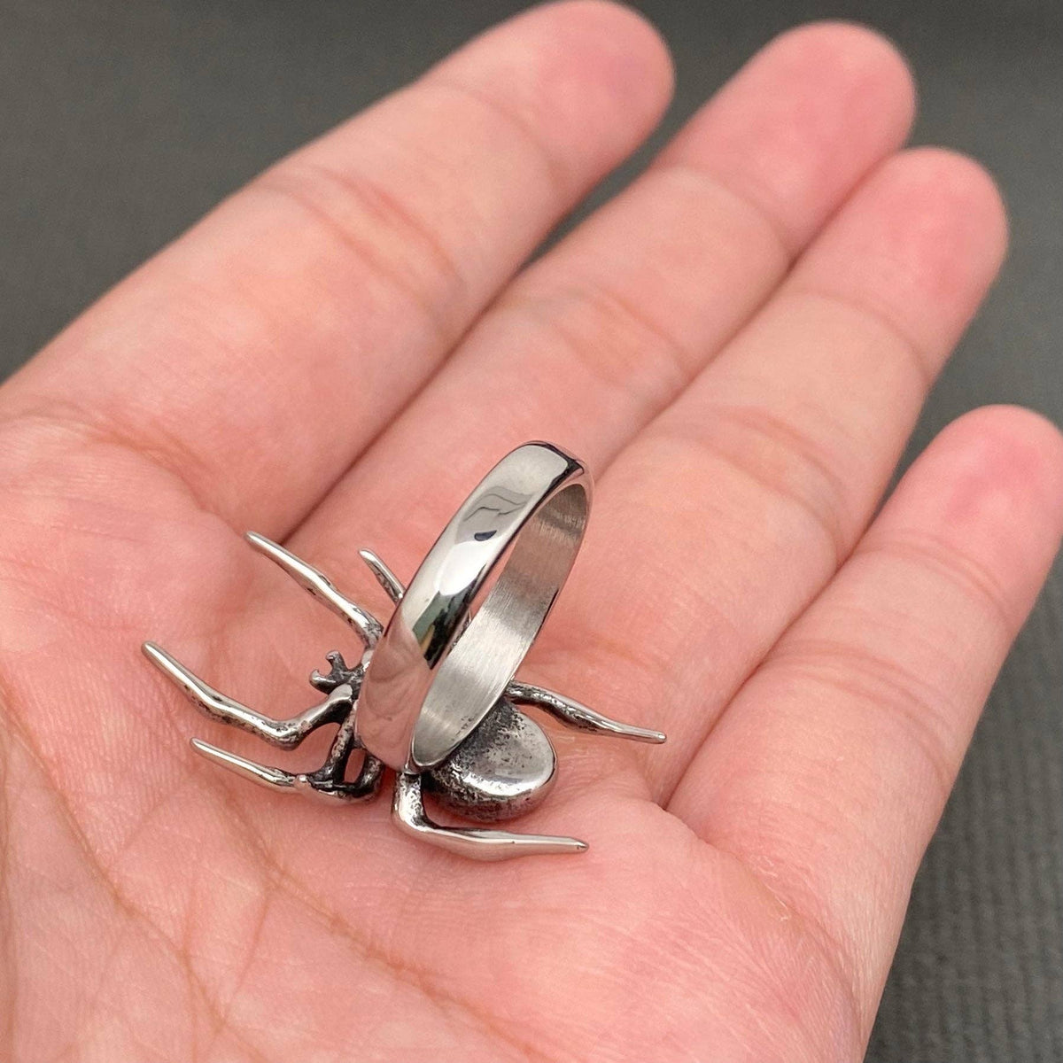 Mio Queena - Gothic Unisex Stainless Steel Spider Ring - MJ/MR: 8