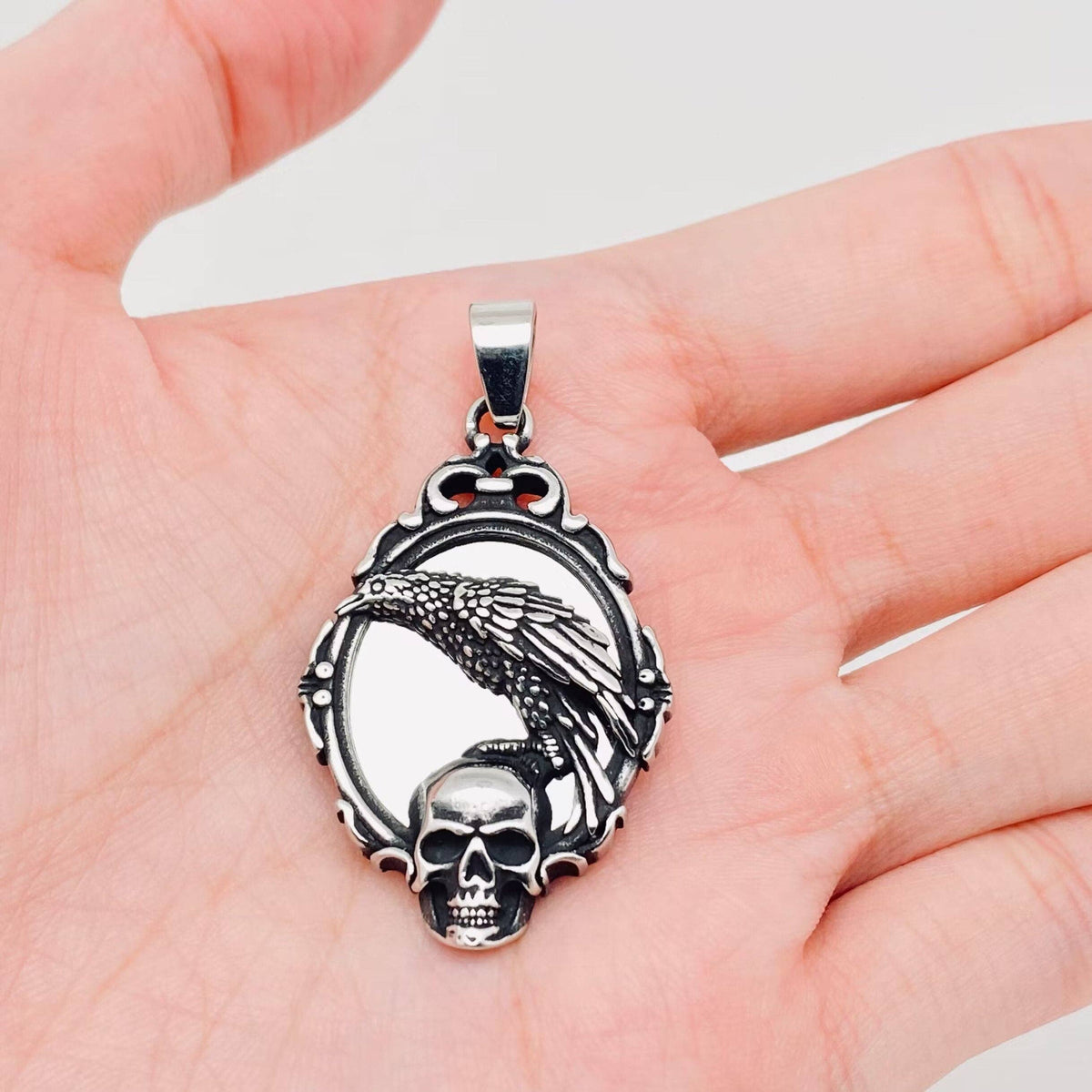 Mio Queena - Magic Mirror Crow Standing on Skull Steel Charm - MJ/MNP: Single Pendant