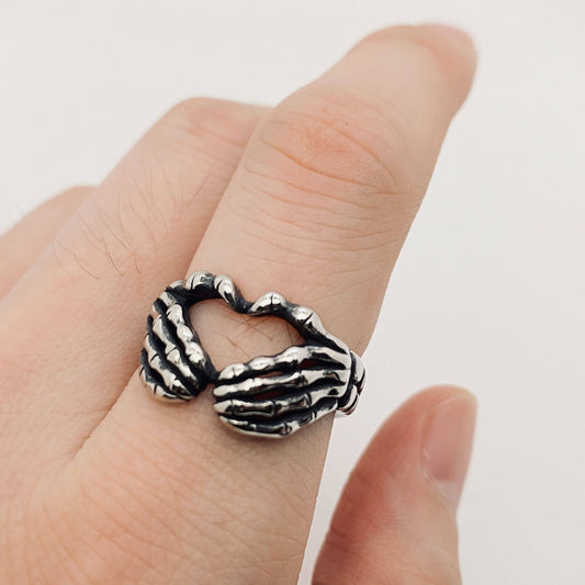 Heart-shaped Skull Palm Ring - size 7