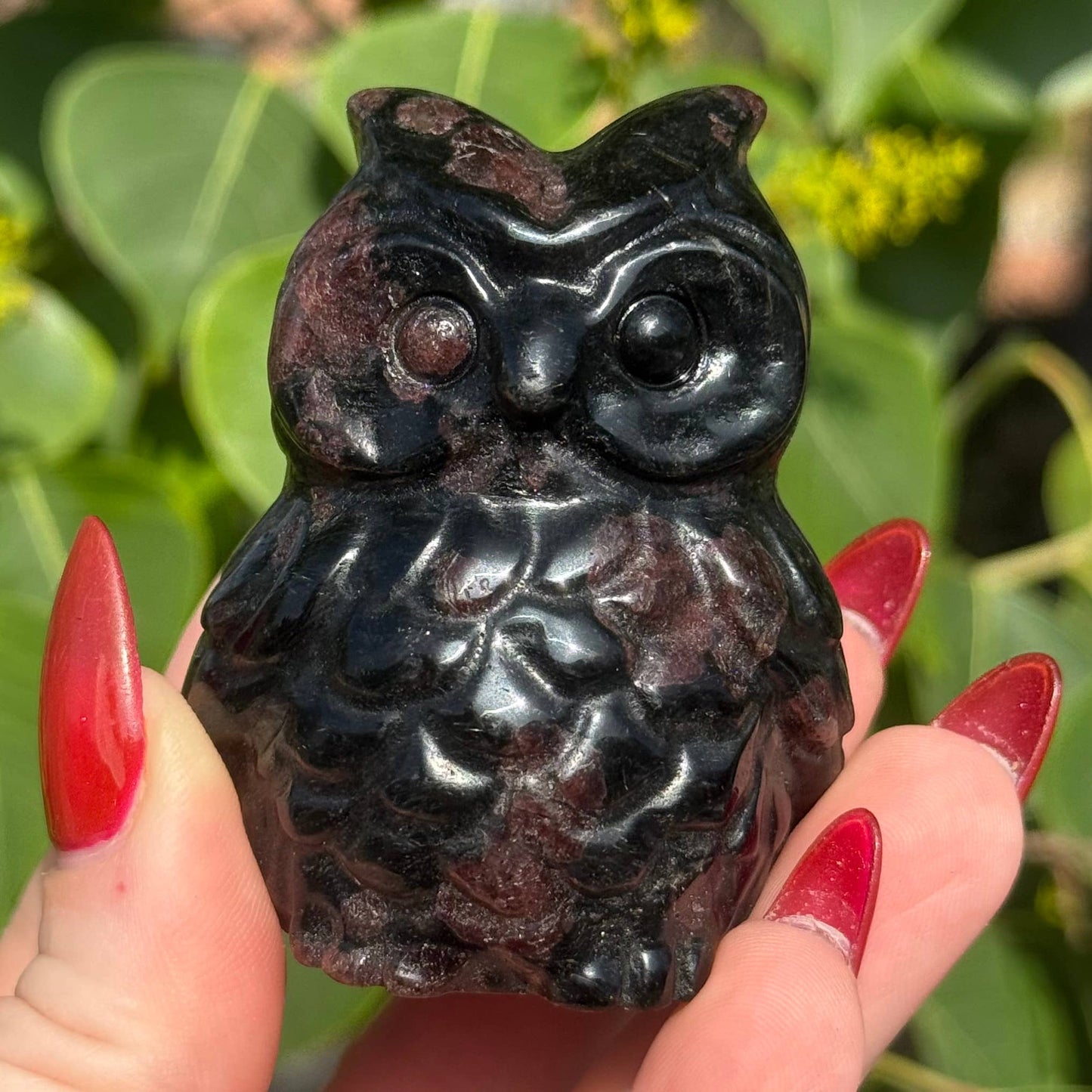 Garnet Arfvedsonite Owl