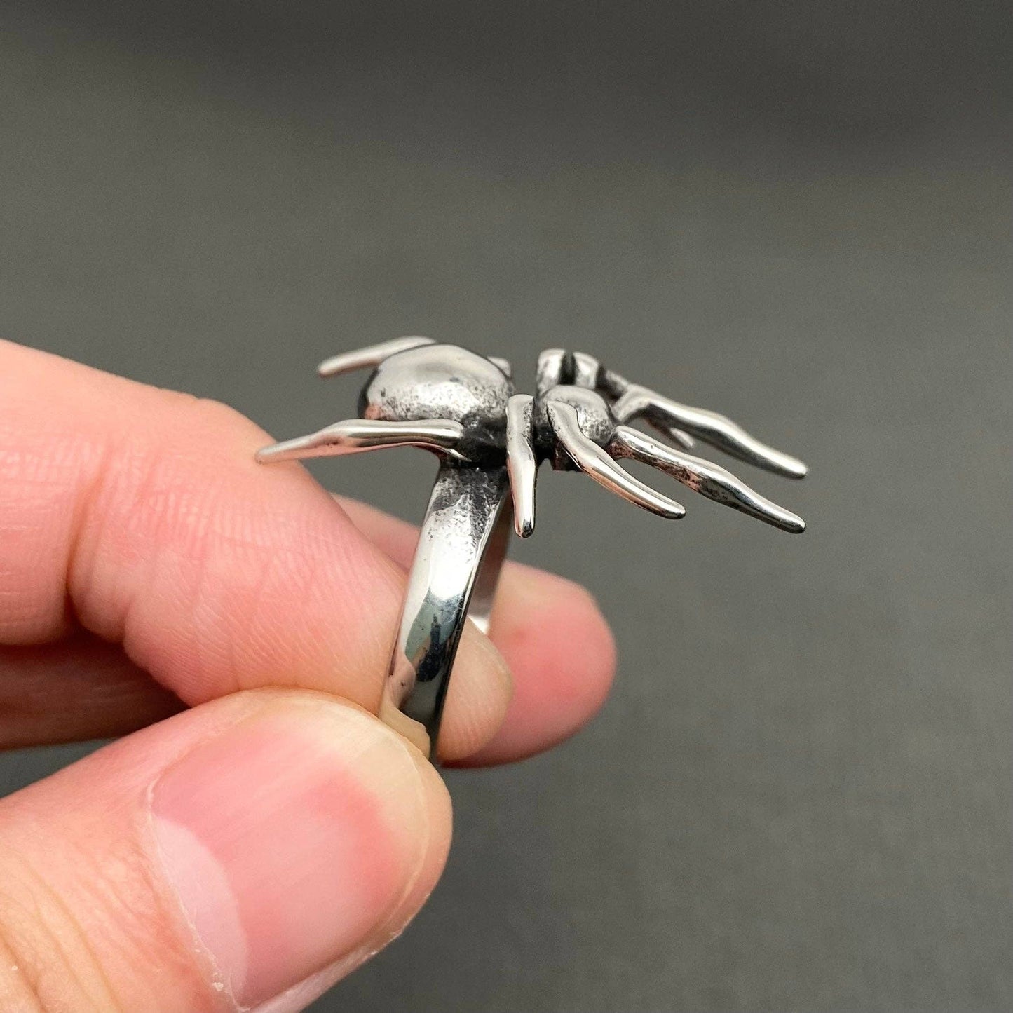 Mio Queena - Gothic Unisex Stainless Steel Spider Ring - MJ/MR: 7