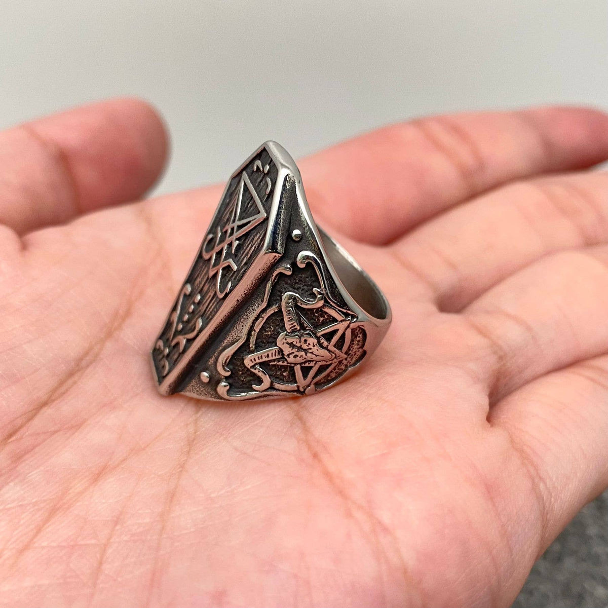 Mio Queena - Men's Stainless Steel Satan Coffin Shaped Ring - MJ/MR: 10