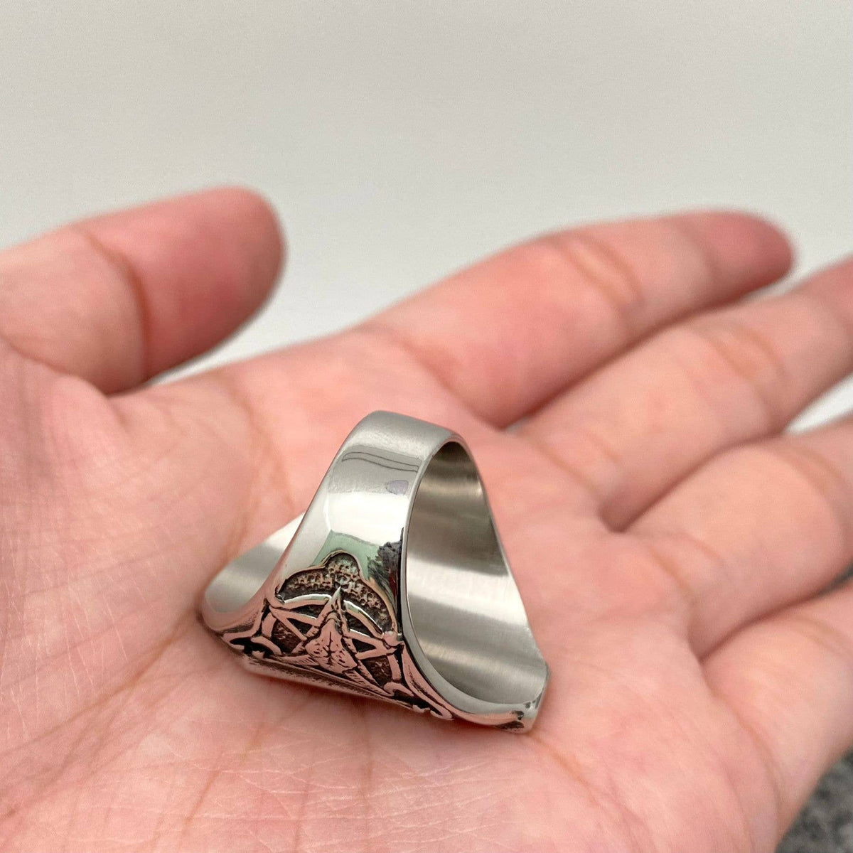 Mio Queena - Men's Stainless Steel Satan Coffin Shaped Ring - MJ/MR: 10