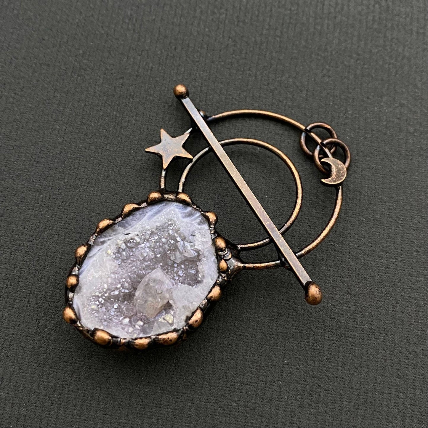 Mio Queena - Vintage Star Moon Agate Treasure Basin Stone Pendant - CS