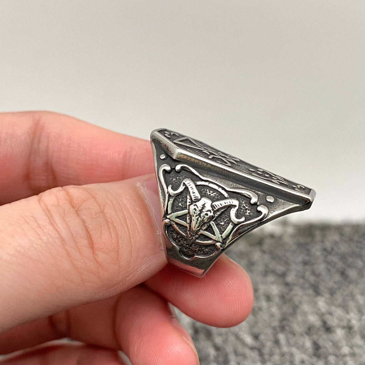 Mio Queena - Men's Stainless Steel Satan Coffin Shaped Ring - MJ/MR: 12