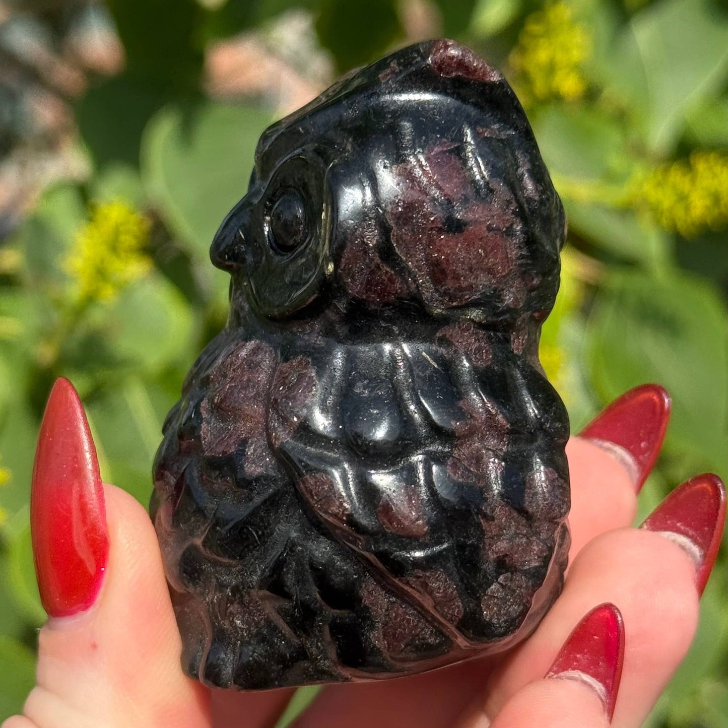 Garnet Arfvedsonite Owl