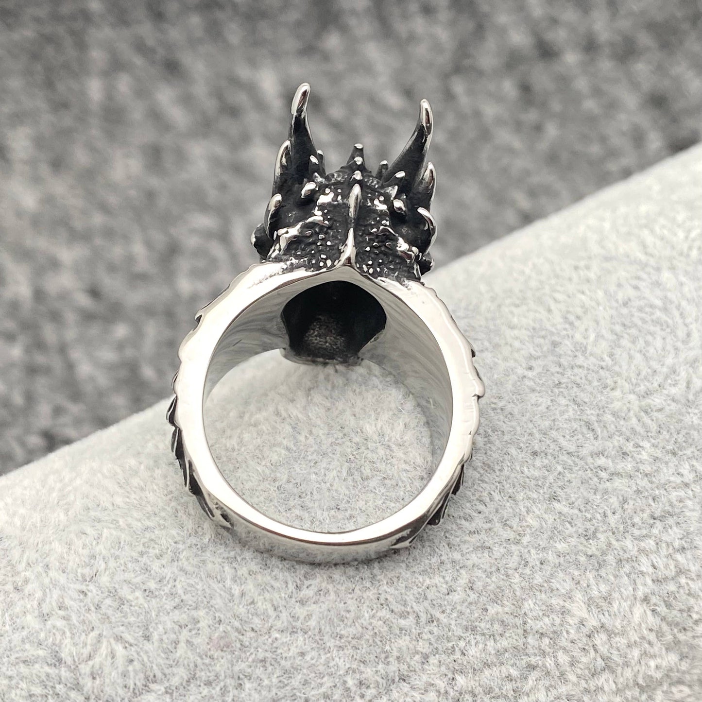 Mio Queena - MJ/MR - Stainless Steel Dragon Head Men's Ring: 11