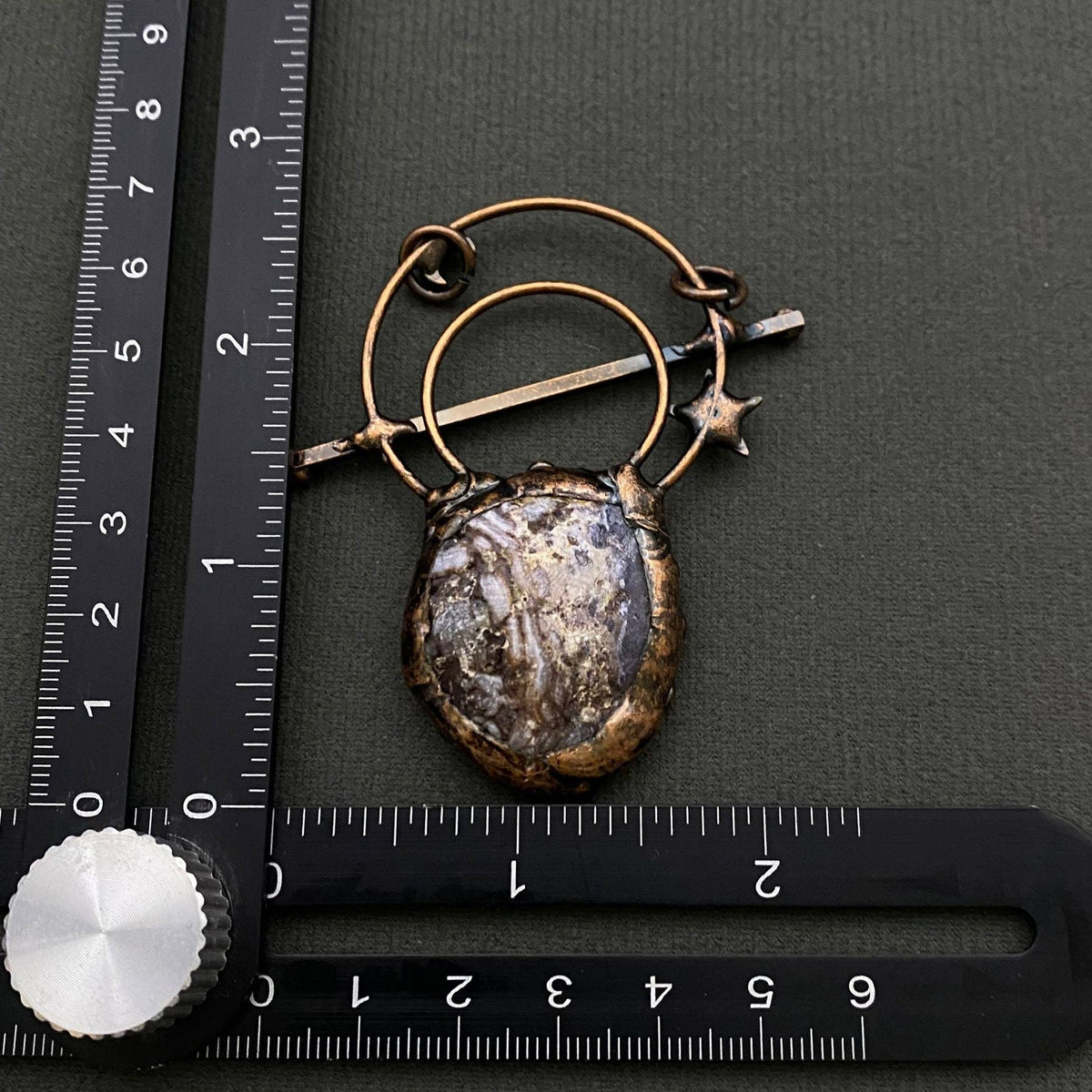 Mio Queena - Vintage Star Moon Agate Treasure Basin Stone Pendant - CS